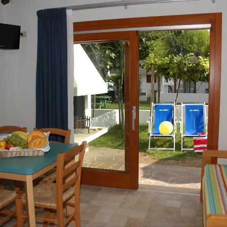 Bungalow Los Nidos Superior 度假村 *